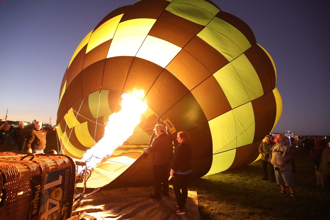 Plimbarea cu baloanul cu aer cald, la mare căutare și în România. Pilot: „Merită încercat măcar o dată în viață”