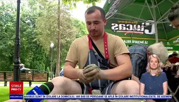 Meșterii olari s-au adunat la Târgul Național de Ceramică, de la Iași. Care au fost cele mai căutate vase de lut