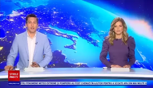 Atracție turistică în insulele Ciclade din Grecia. Epava unui avion din al Doilea Război Mondial