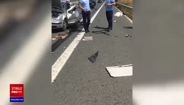 O femeie a murit într-un accident rutier pe autostrada A1. A intervenit un elicopter SMURD