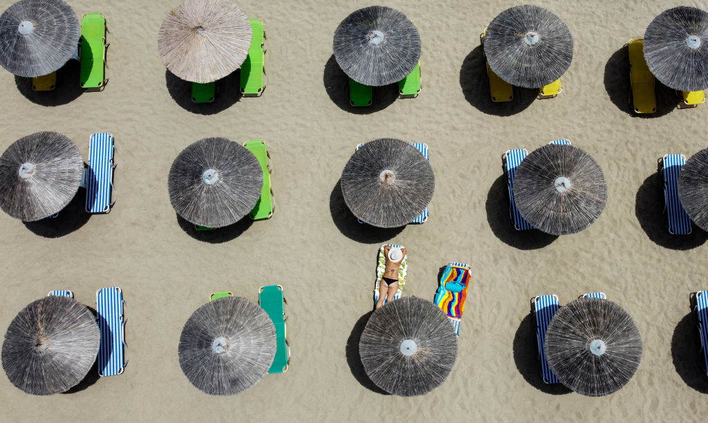 Autoritățile din Grecia au interzis muzica pe insula Mykonos, în contextul unor noi restricţii anti-Covid