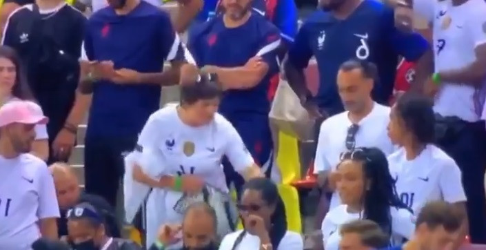Scandal pe Arena Naţională între mama lui Adrien Rabiot şi rudele lui Paul Pogba. VIDEO