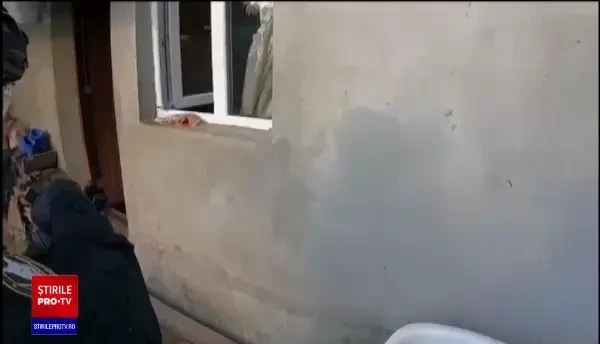 Bărbatul din Prahova care amenința că aruncă în aer 6 butelii: ”Hai, încătușează-mă tu încet”. ”E un băiat extraordinar”