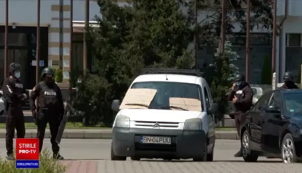 Povestea emoționantă a bărbatului care a amenințat că se aruncă în aer în fața Prefecturii din Bistrița