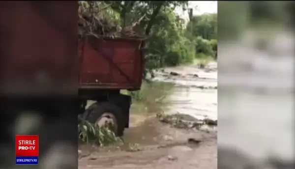 Vijeliile au cuprins țara, după valul de căldură. Bilanțul prăpădului