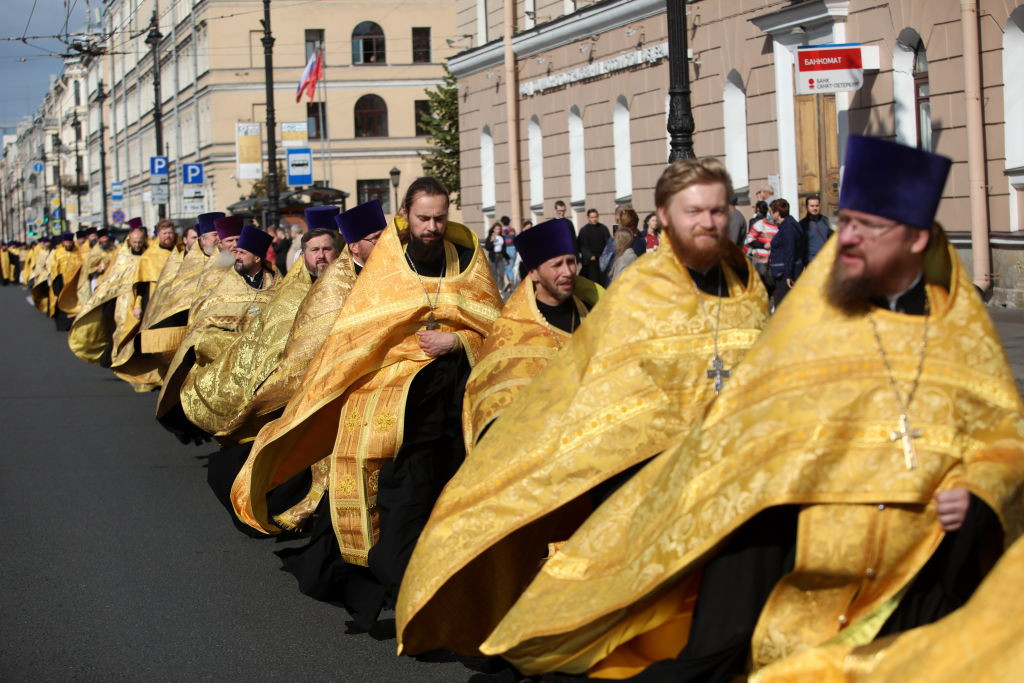 Biserica ortodoxă rusă vrea ca preoții să-i însoțească pe jucătorii naționalei de fotbal înaintea meciurilor