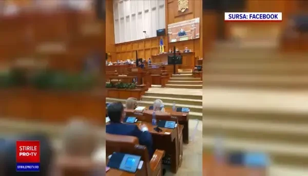 Huiduielile și injuriile au devenit regulă în Parlament. Orban: „Să aştepte să se deschidă stadioanele”