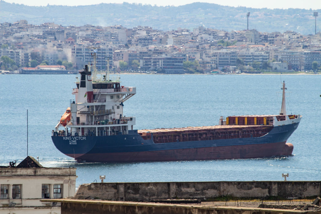 Unele dintre cele mai aglomerate căi maritime din lume sunt în pericol, spun mai mulți analiști