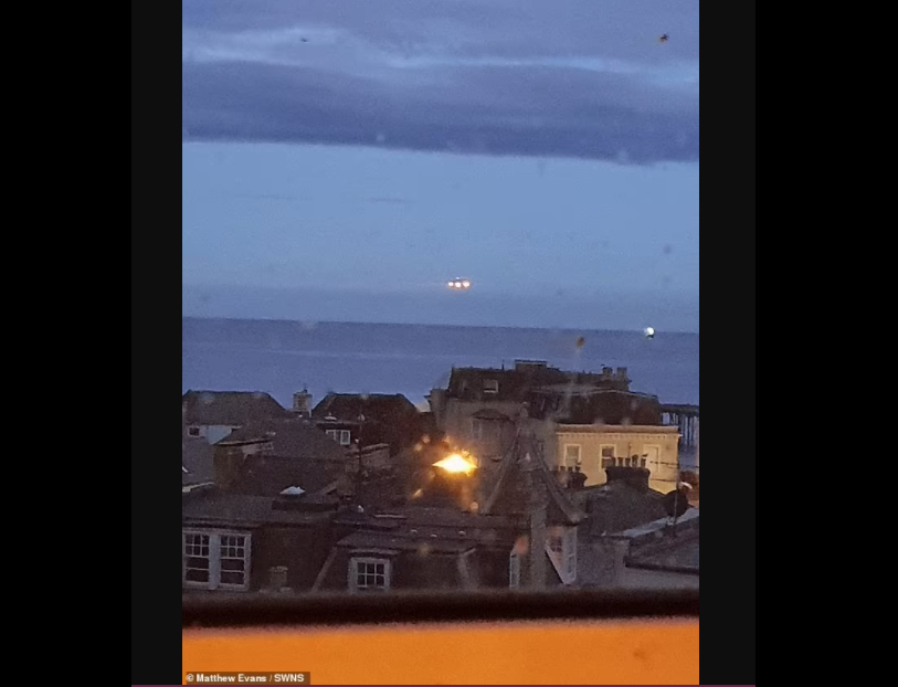 Un englez susține că a fotografiat un OZN timp de zece secunde deasupra unei faleze