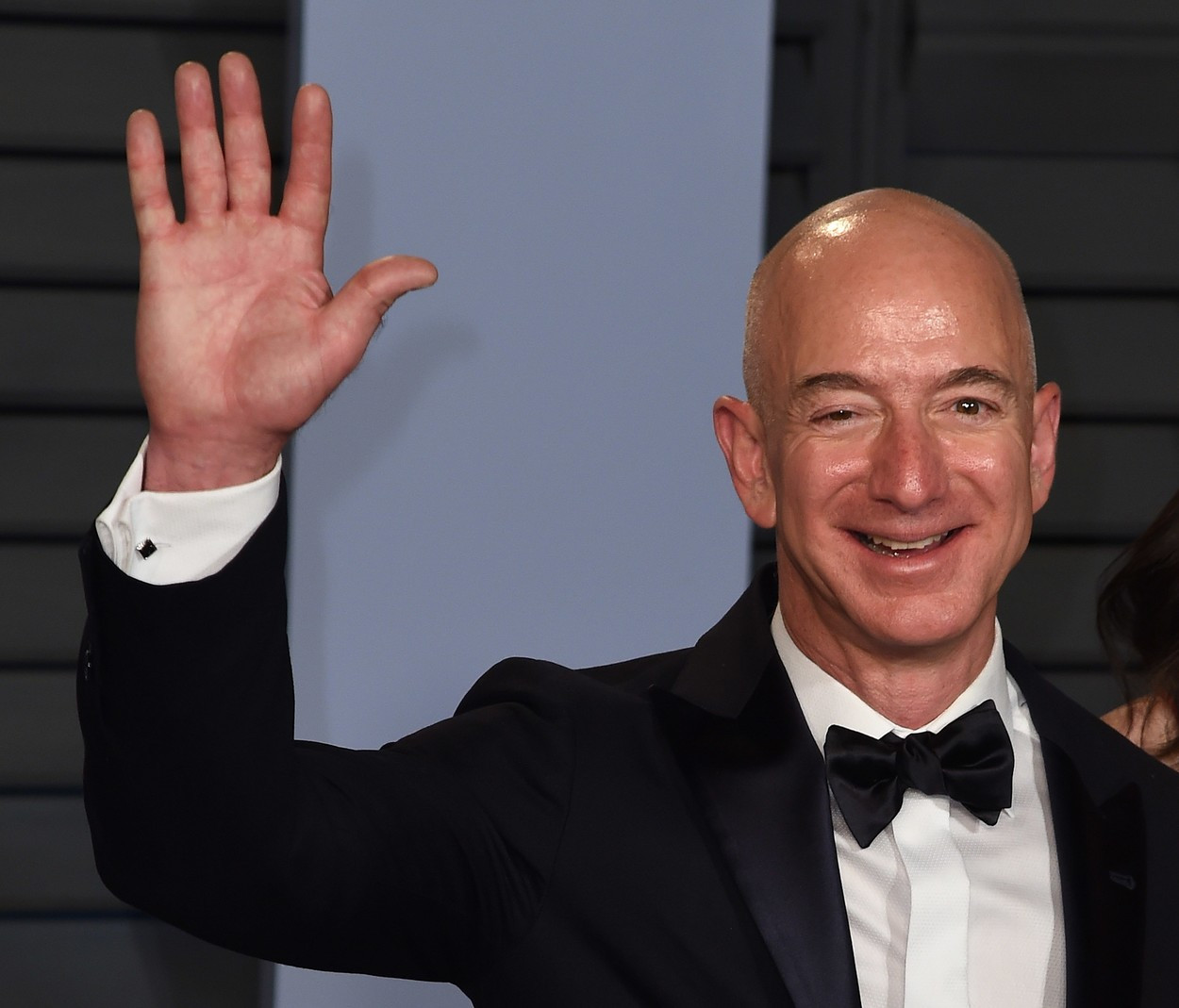 Magnatul Jeff Bezos renunță la opt proprietăți de lux în Seattle ca să se mute la Miami cu iubita. Valoare: 190 milioane USD