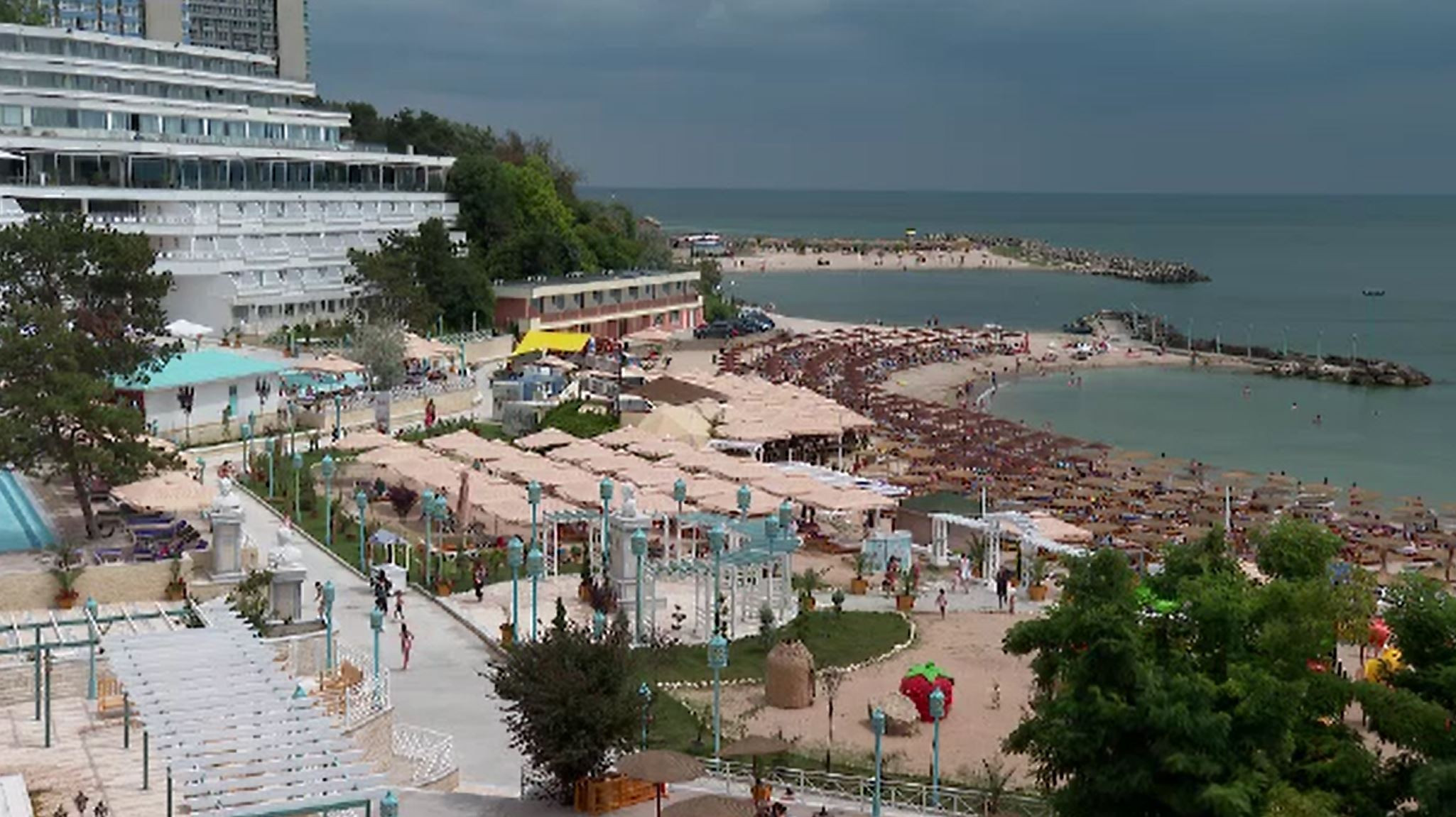 (P) De la ruină la servicii de lux. Cum s-au transformat celebrele hoteluri Panoramic, Amfiteatru şi Belvedere de pe litoral