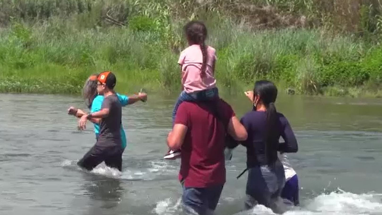 Statele Unite, asaltate de mii de romi din România, care încearcă să treacă ilegal granița