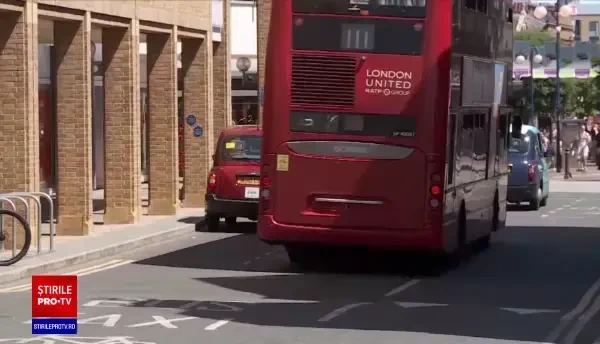 Boris Johnson anunță noi măsuri de relaxare în Anglia. Purtarea măştii nu va mai fi obligatorie