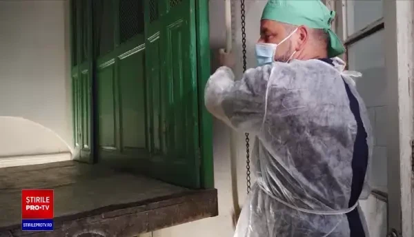 Spitalul din România care încă mai are lifturi acţionate manual, prin frânghii pe scripeţi. Când vor fi modernizate