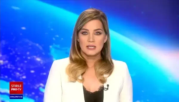 Accident violent, pe un bulevard din Timişoara. O maşină s-a răsturnat