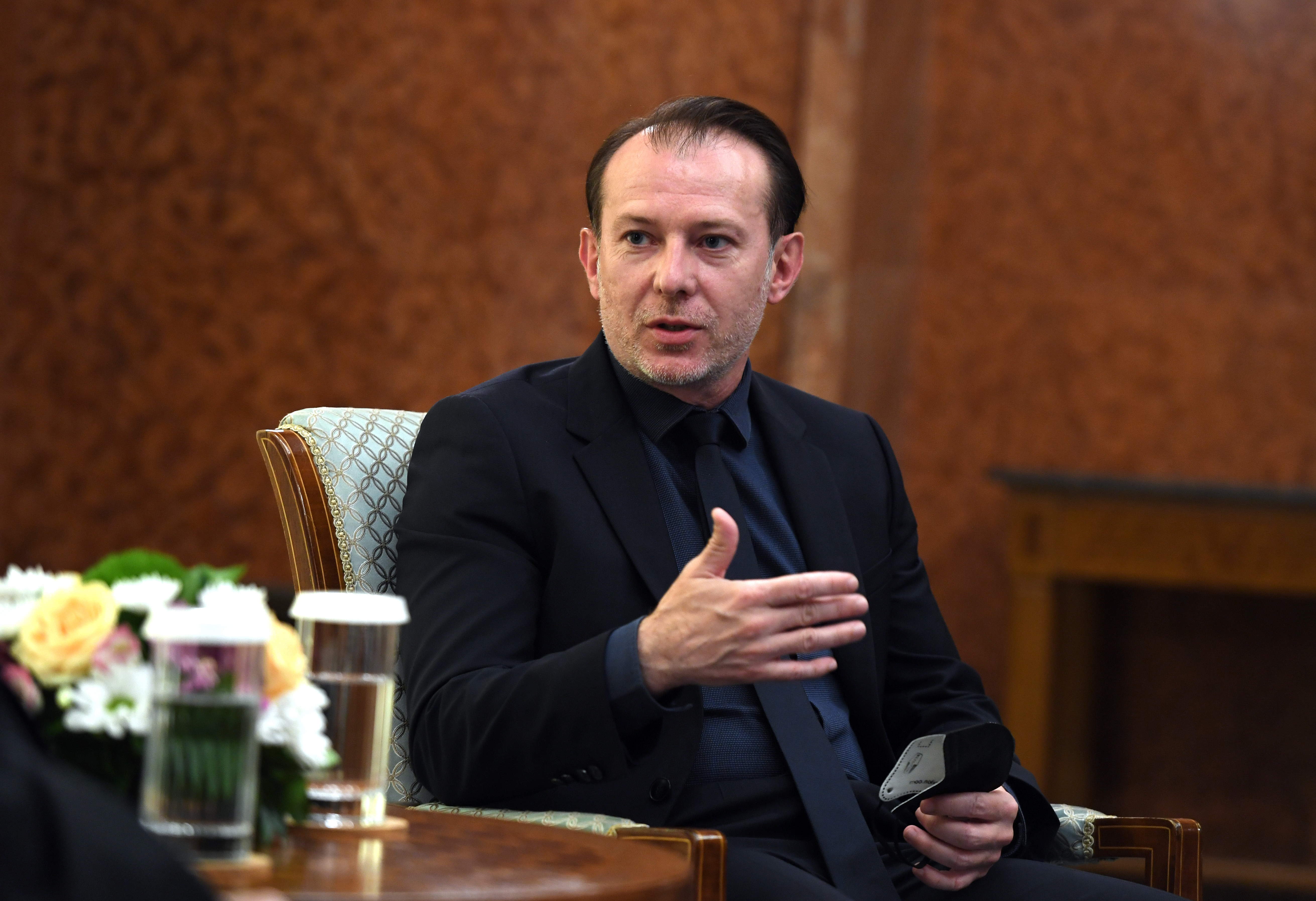 Cîţu: În primul trimestru din 2021, avem o creştere economică bazată doar pe investiţii, nu pe consum