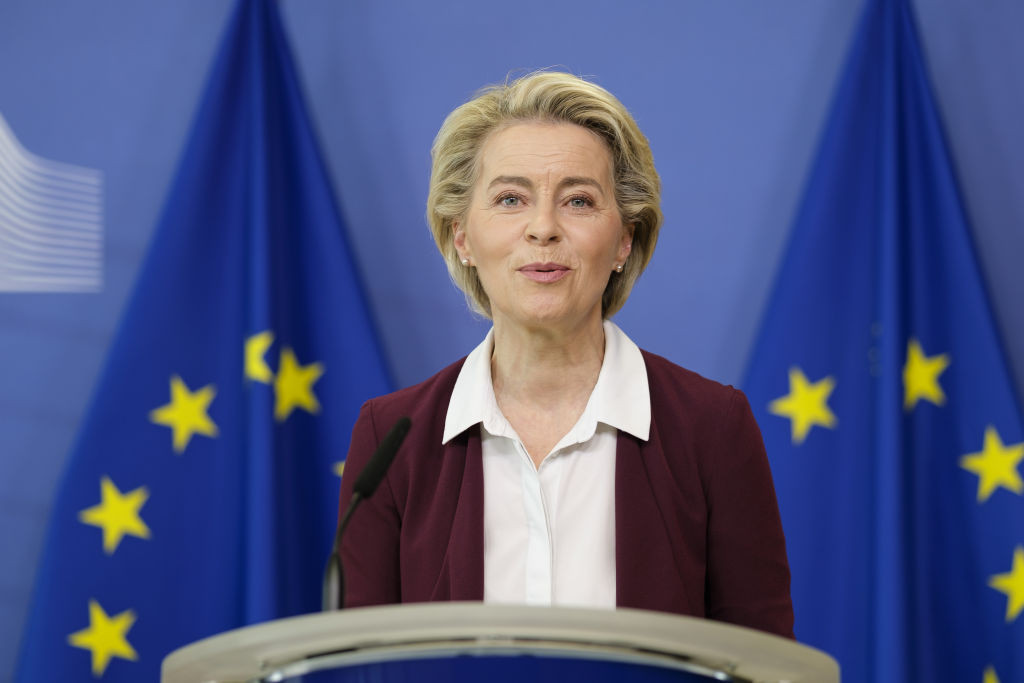 Ursula von der Leyen: UE are suficiente doze pentru a vaccina 70% din populaţia sa adultă