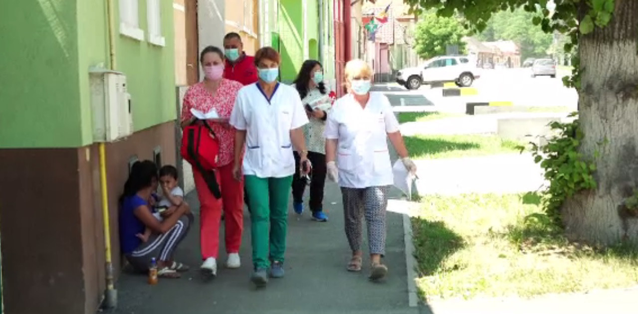 Vaccinarea la sat. Noi centre deschise și caravană pentru cei care nu se pot deplasa