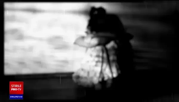 O fetiță de 10 ani, din Ploiești, susține că a fost agresată sexual de mai mulți băieți și filmată