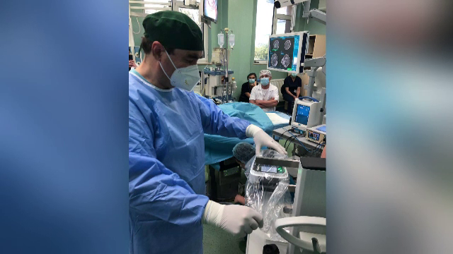 Premieră în medicina românească. Operație pe creier cu ajutorul unui robot de chirurgie craniană, realizată la Iași