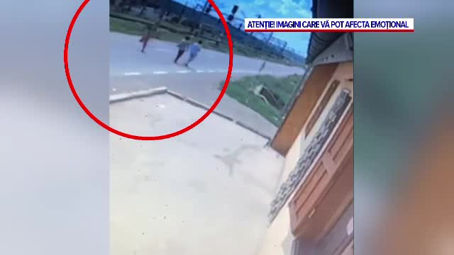Tragedie filmată pe șosea. Un băiat de 10 ani a fost lovit mortal de o mașină, în Iași