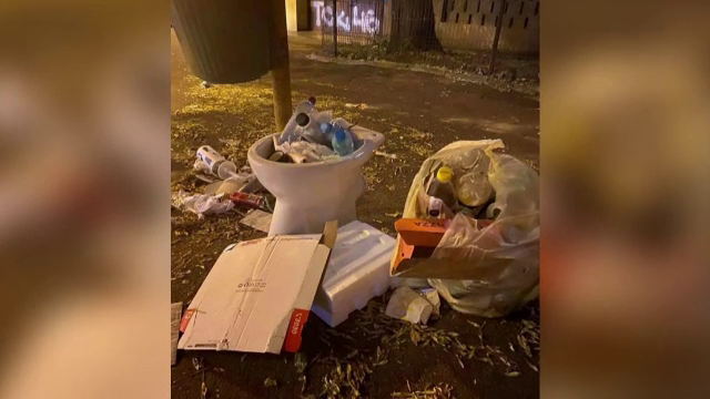 Primarul Sectorului 1 și Romprest se ceartă, locuitorii se îmbolnăvesc în gunoaie. Nimeni nu știe când se va reveni la normal