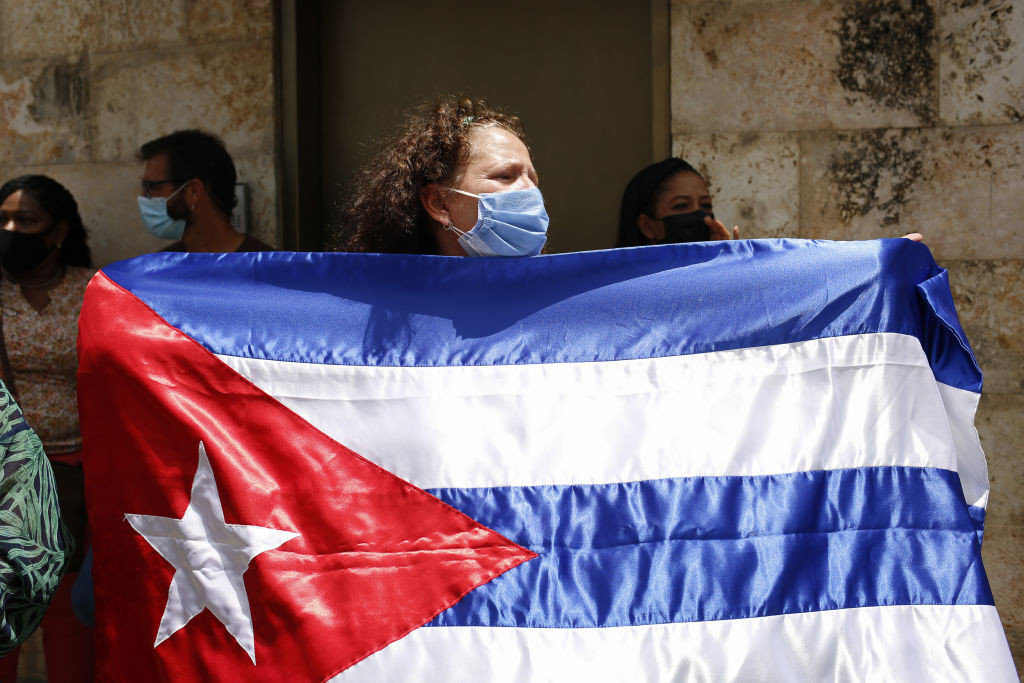 Uniunea Europeană susţine manifestaţiile din Cuba şi cere autorizarea acestora