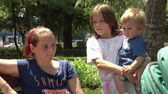 Părinții au o vară complicată din cauza crizei acute a locurilor în creșele de stat. Cum încearcă să-i ajute parlamentarii