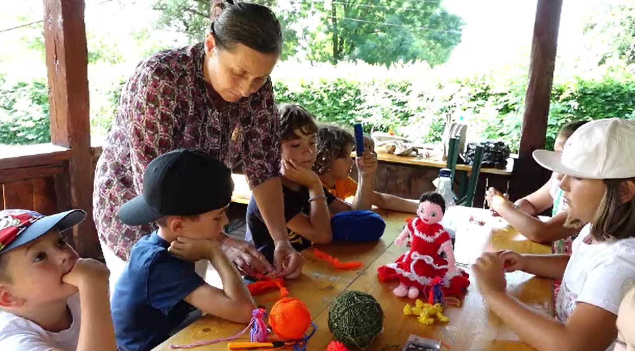 Atelierele meșteșugărești, o nouă metodă prin care copiii pot să-și dezvolte creativitatea