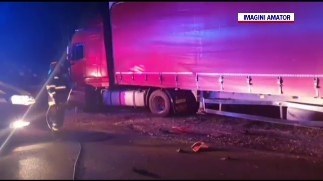 Accident grav de circulație pe DN64. Un bărbat, aflat la volanul unui tractor, a murit după ce s-a izbit de un TIR
