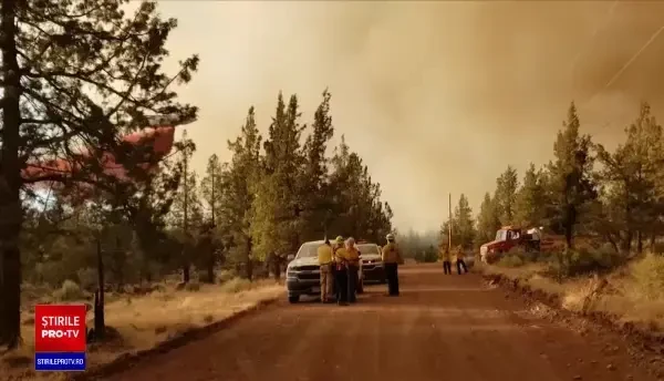 Coasta de vest a SUA rămâne pradă arşiţei şi incendiilor de vegetaţie