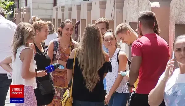 Definitivat 2021. Experții consideră examenul depășit, iar tinerii s-au arătat dezamăgiți de subiecte