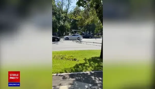 Elicopter militar american, aterizat forțat în Piața Charles de Gaulle din București