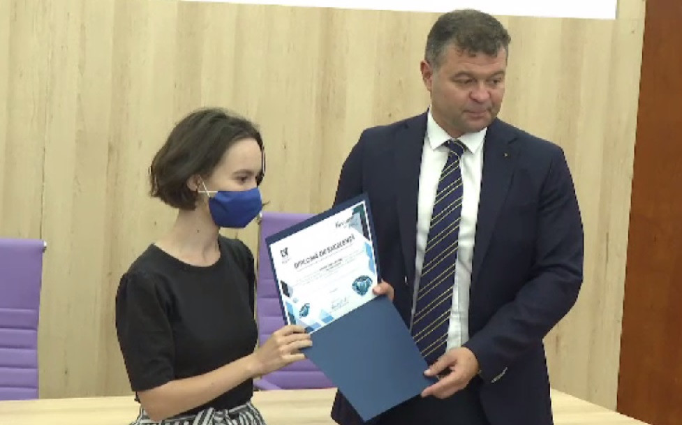 Elevi cu 10 la Bac care vor să îmbunătățească România: “Auzim peste tot ce rău e, dar cine schimbă? Cei care rămân”