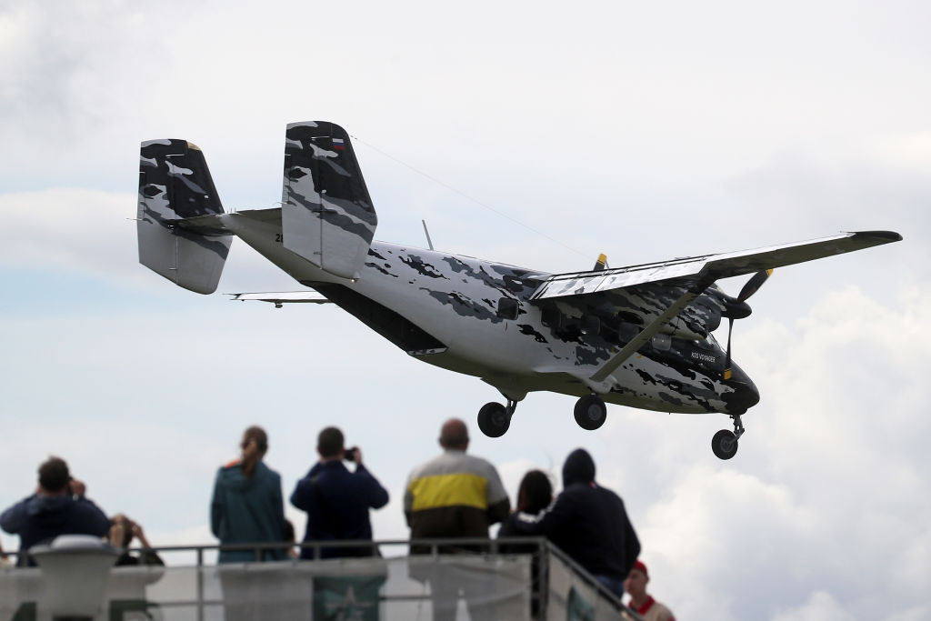 Un avion Antonov AN-28, cu 17 persoane la bord, a dispărut de pe radare și a aterizat forțat