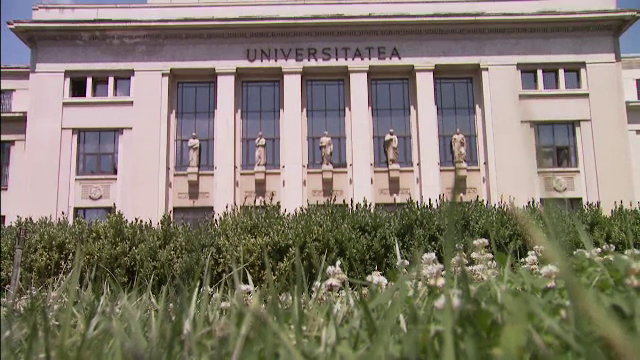 Au început înscrierile la facultate. Cu ce oferte încearcă universitățile să-i atragă pe tineri