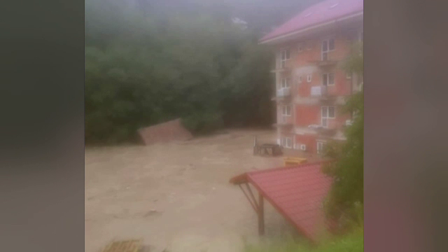 Prăpăd &icirc;n mai multe localități din Munții Apuseni. Viiturile puternice au distrus tot ce au &icirc;nt&acirc;lnit &icirc;n cale