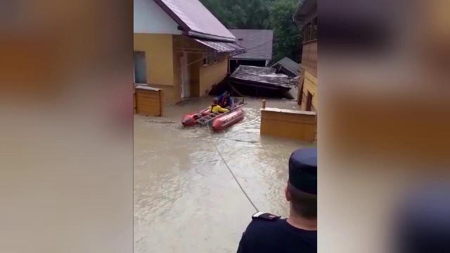 Prăpăd &icirc;n mai multe localități din Munții Apuseni. Viiturile puternice au distrus tot ce au &icirc;nt&acirc;lnit &icirc;n cale