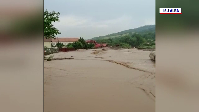 Prăpăd &icirc;n mai multe localități din Munții Apuseni. Viiturile puternice au distrus tot ce au &icirc;nt&acirc;lnit &icirc;n cale