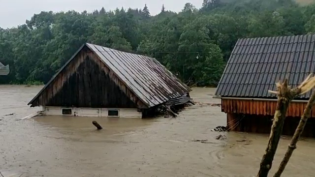 Inundații devastatoare în vestul Europei. Germania a mobilizat armata pentru a evacua oameni