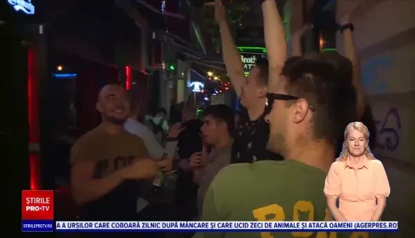 Imagini de senzație surprinse în Centrul Vechi din București. Oamenii au petrecut ca în vremurile bune