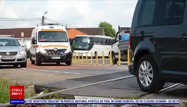 Protest pe DN17. Localnicii din Livezile, nemulțumiți de trecerile la nivel cu calea ferată, semnalizate doar cu ”STOP”