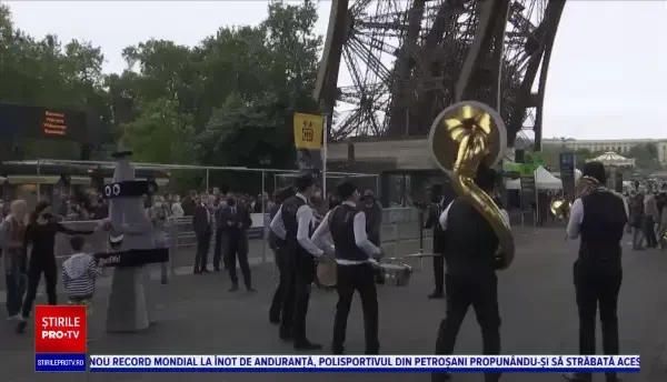 Turnul Eiffel a fost redeschis vineri, după 8 luni de la închiderea sa din cauza pandemiei de Covid-19