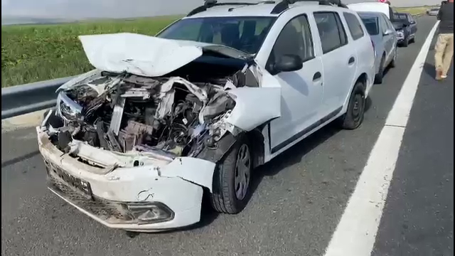 Un nou accident a avut loc pe A2. Două mașini s-au ciocnit, iar circulația este îngreunată