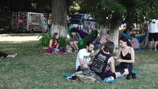 Românii sunt puși pe distracție. Imagini spectaculoase surprinse la festivalurile și târgurile din Transilvania