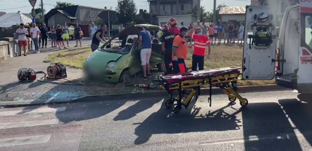Un șofer de 84 de ani a fost rănit grav într-un accident pe care l-a provocat