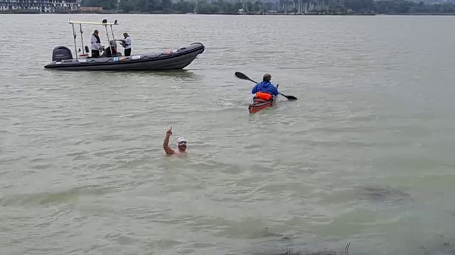 Cursa în care Avram Iancu voia să înoate 3 zile în Lacul Balaton, oprită de o furtună. Ce se va întâmpla cu recordul mondial