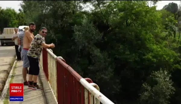 Moartea misterioasă a doi tineri, găsiți în apele râului Lăpuș. „Dacă era înecată era mai umflată, dar nu pare”