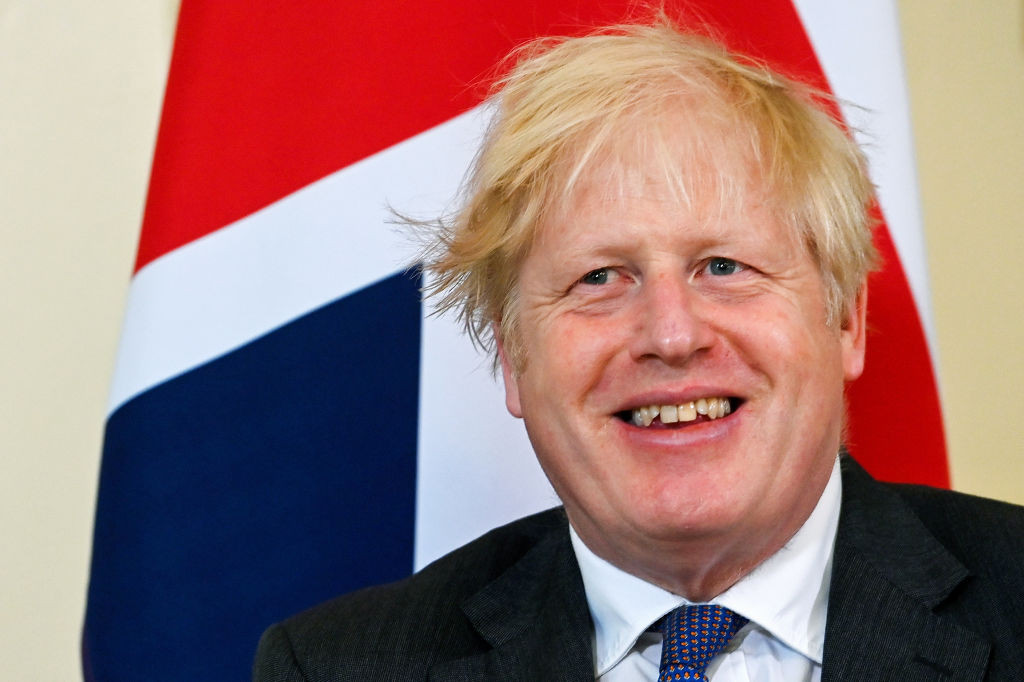 Boris Johnson voia să o viziteze pe Regina Elisabeta la izbucnirea pandemiei. Ex-consilier: „Dacă îi dați COVID și moare?