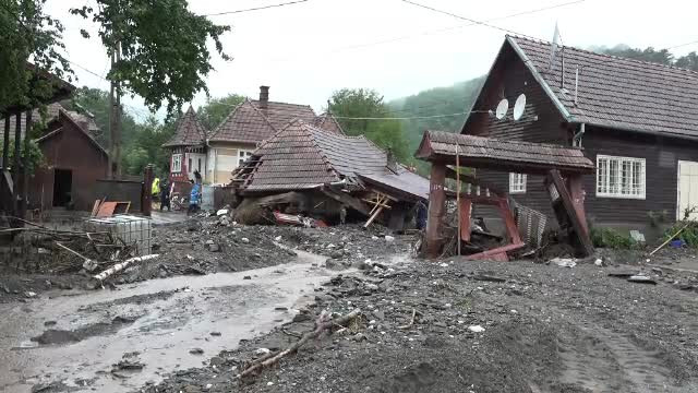 Coșmar pentru locuitorii din comuna Ocoliș, județul Alba. Viitura i-a lovit a doua oară în câteva zile